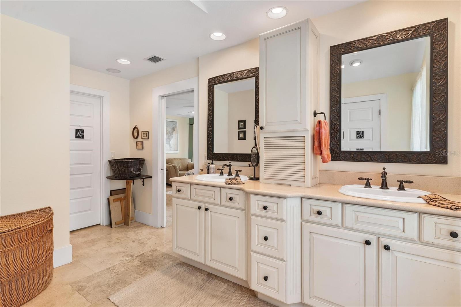 Image 35 of 69 For 9175 Silver Lake Drive