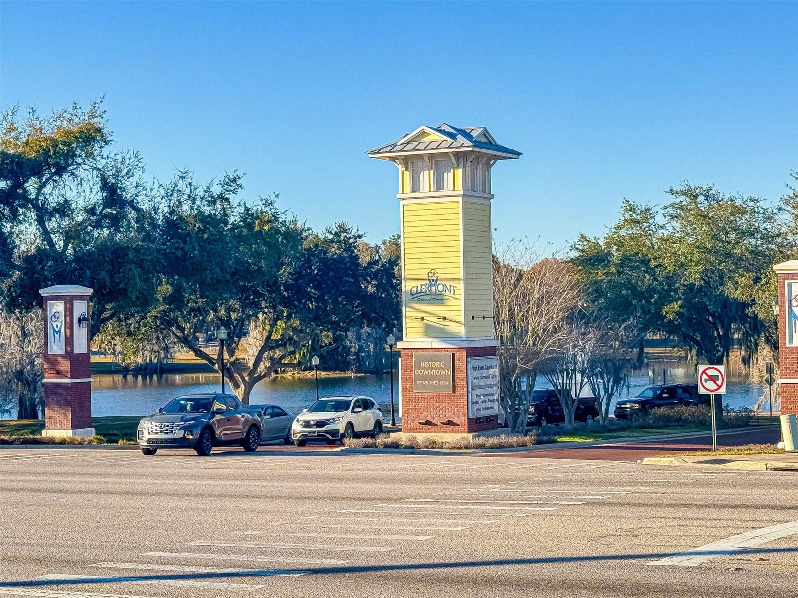 Image 14 of 73 For 2716 Sunbury Street