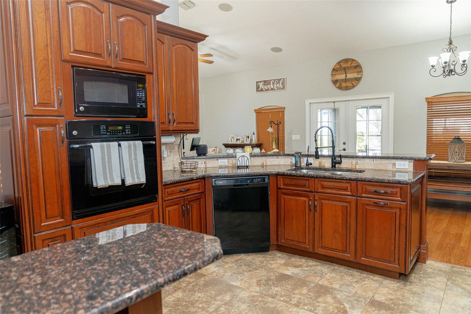 Image 42 of 73 For 2716 Sunbury Street