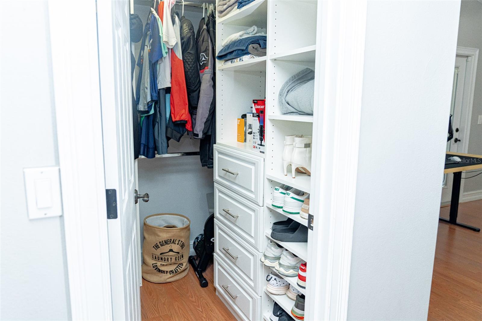 Image 53 of 73 For 2716 Sunbury Street