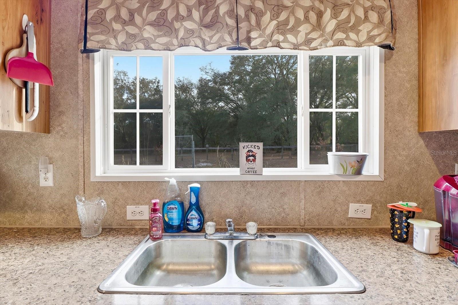 Image 14 of 47 For 8645 Ural Point