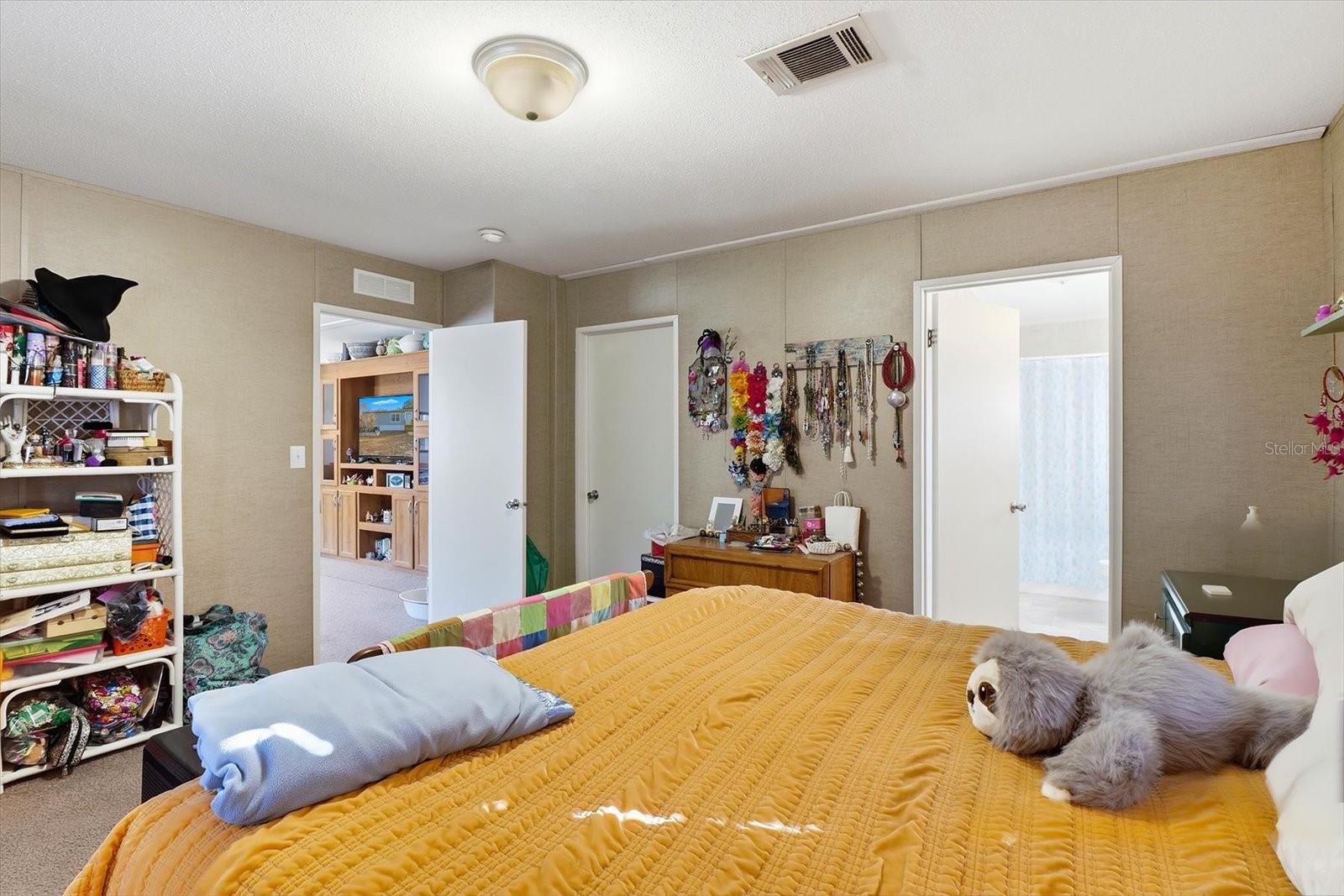 Image 21 of 47 For 8645 Ural Point