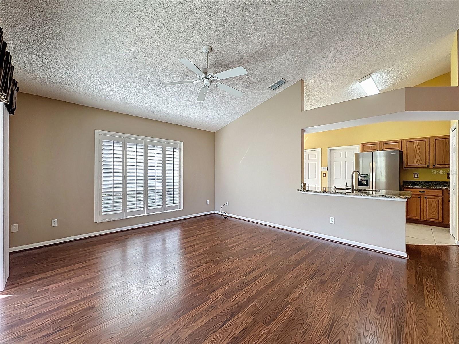 Image 14 of 70 For 3513 Rollingbrook Street