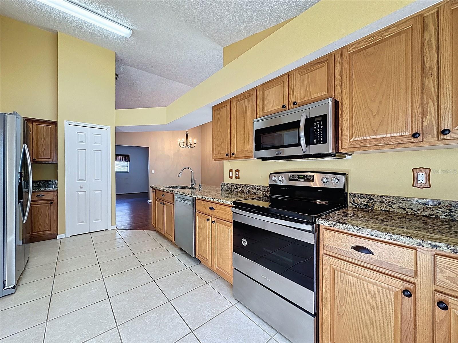 Image 17 of 70 For 3513 Rollingbrook Street