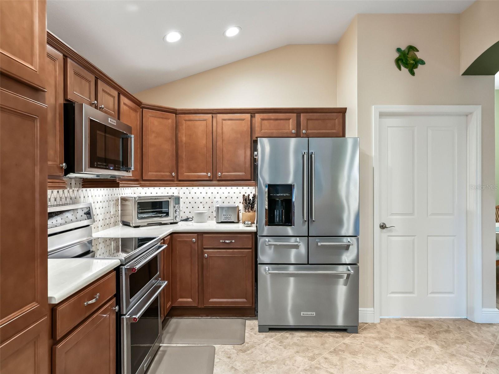 Listing photo id 20 for 1776 Wax Berry Court