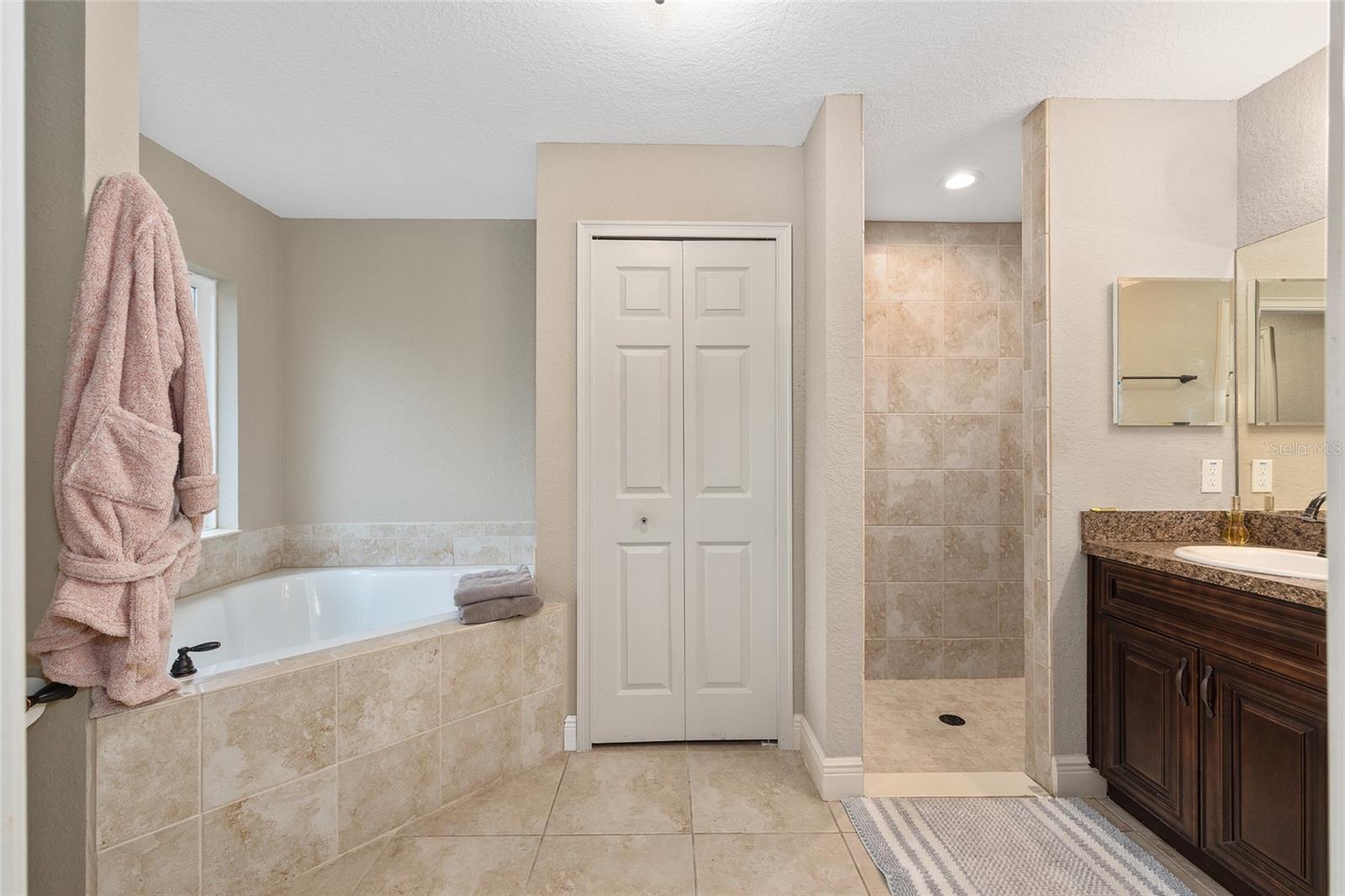 Image 26 of 41 For 13653 51st Avenue