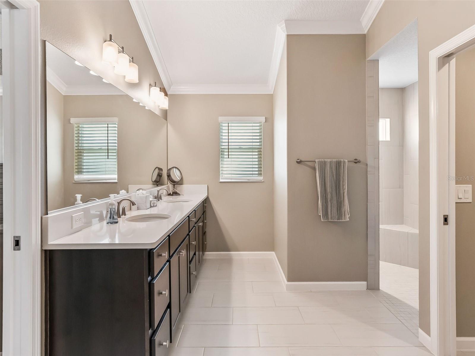 Image 22 of 39 For 5970 Sternemann Street