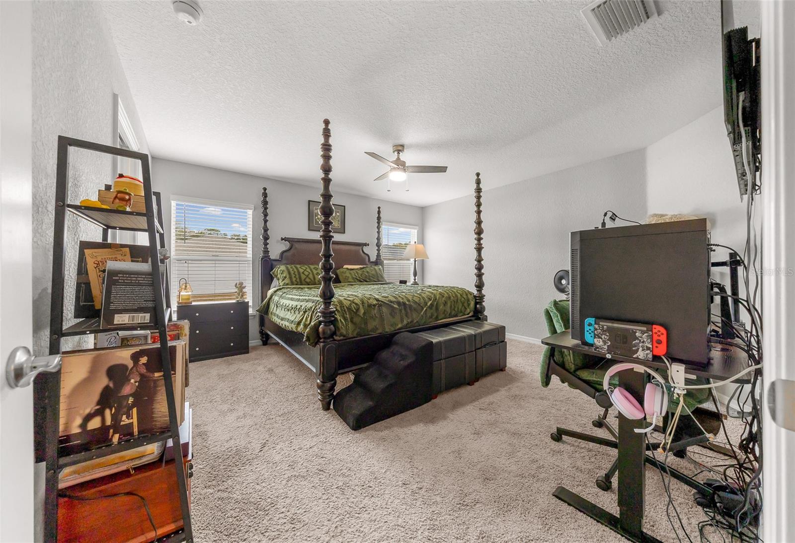 Image 16 of 39 For 8992 42nd Court