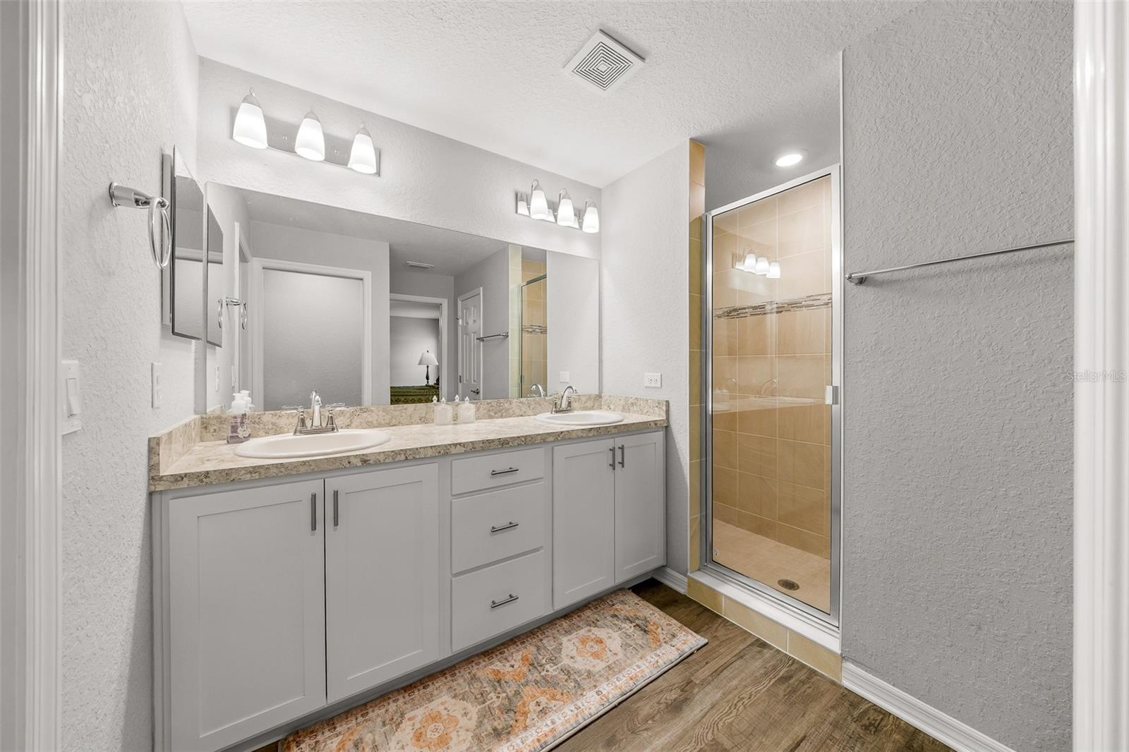 Image 21 of 39 For 8992 42nd Court