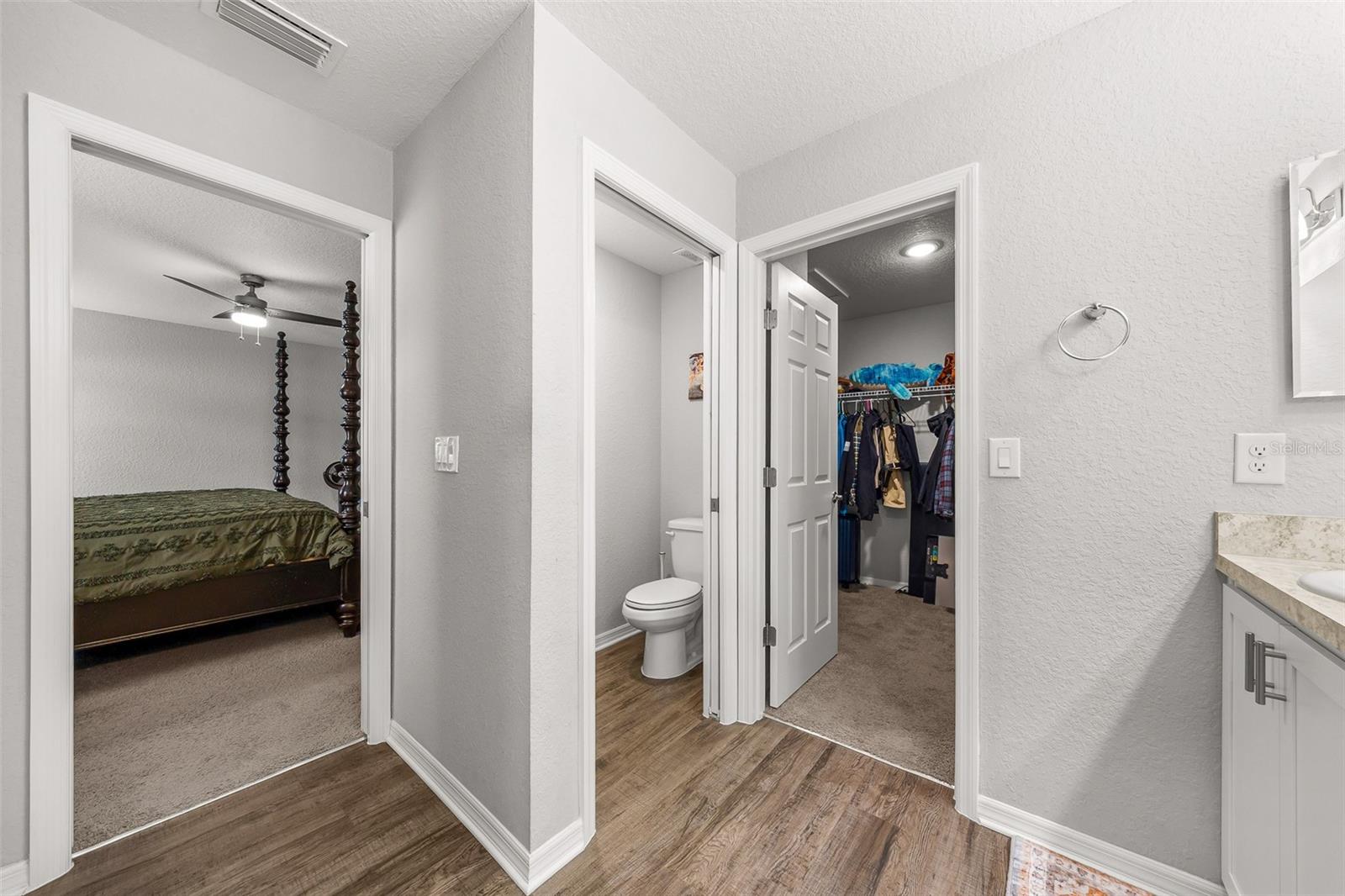 Image 22 of 39 For 8992 42nd Court