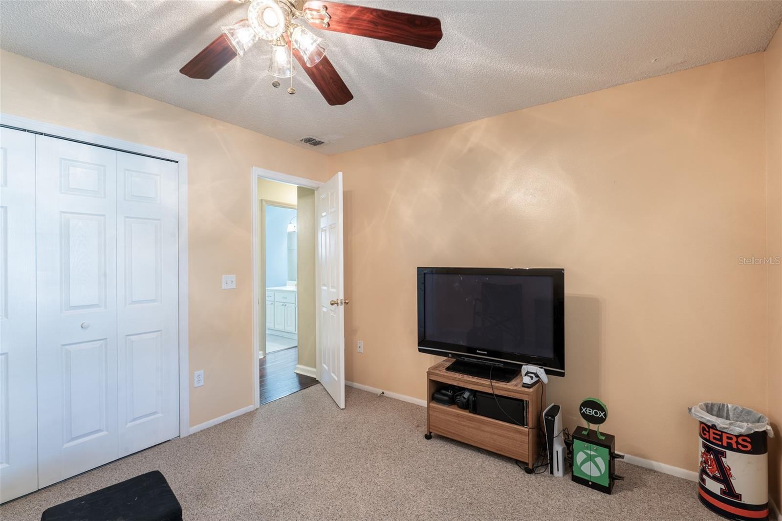 Image 23 of 31 For 7611 Wethersfield Drive