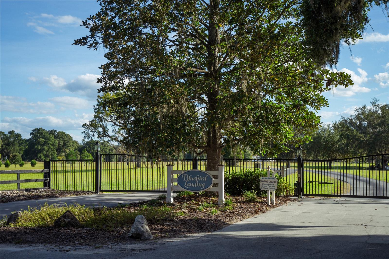 Image 5 of 14 For Blue Bird Court Sw