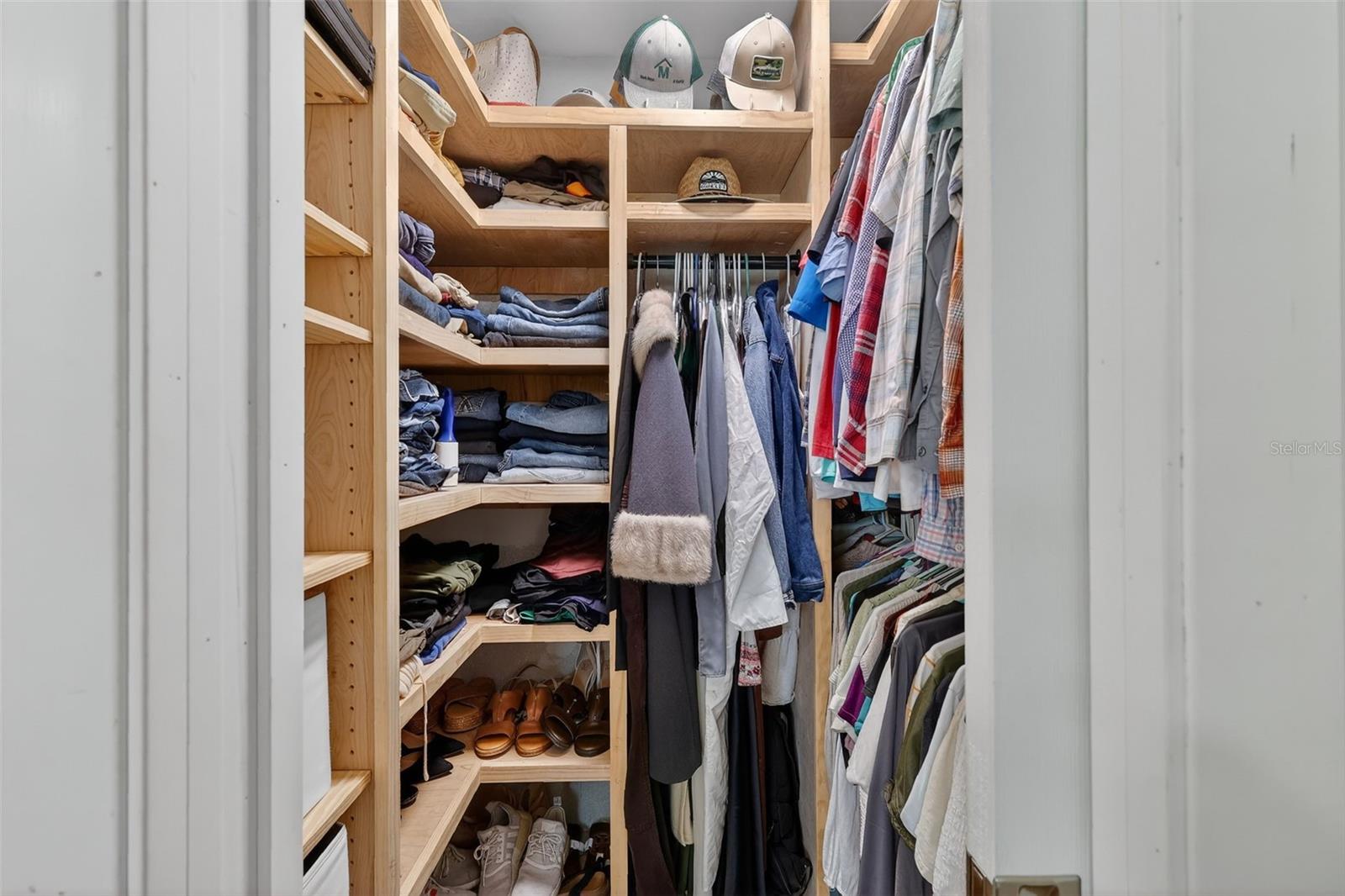 Image 17 of 31 For 1219 Oak Dr.