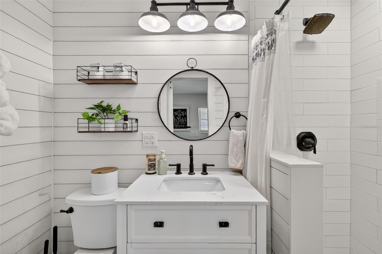 Image 18 of 31 For 1219 Oak Dr.