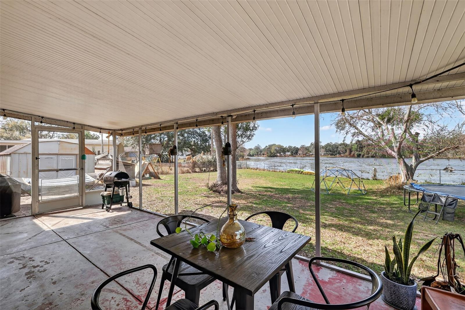 Image 23 of 31 For 1219 Oak Dr.