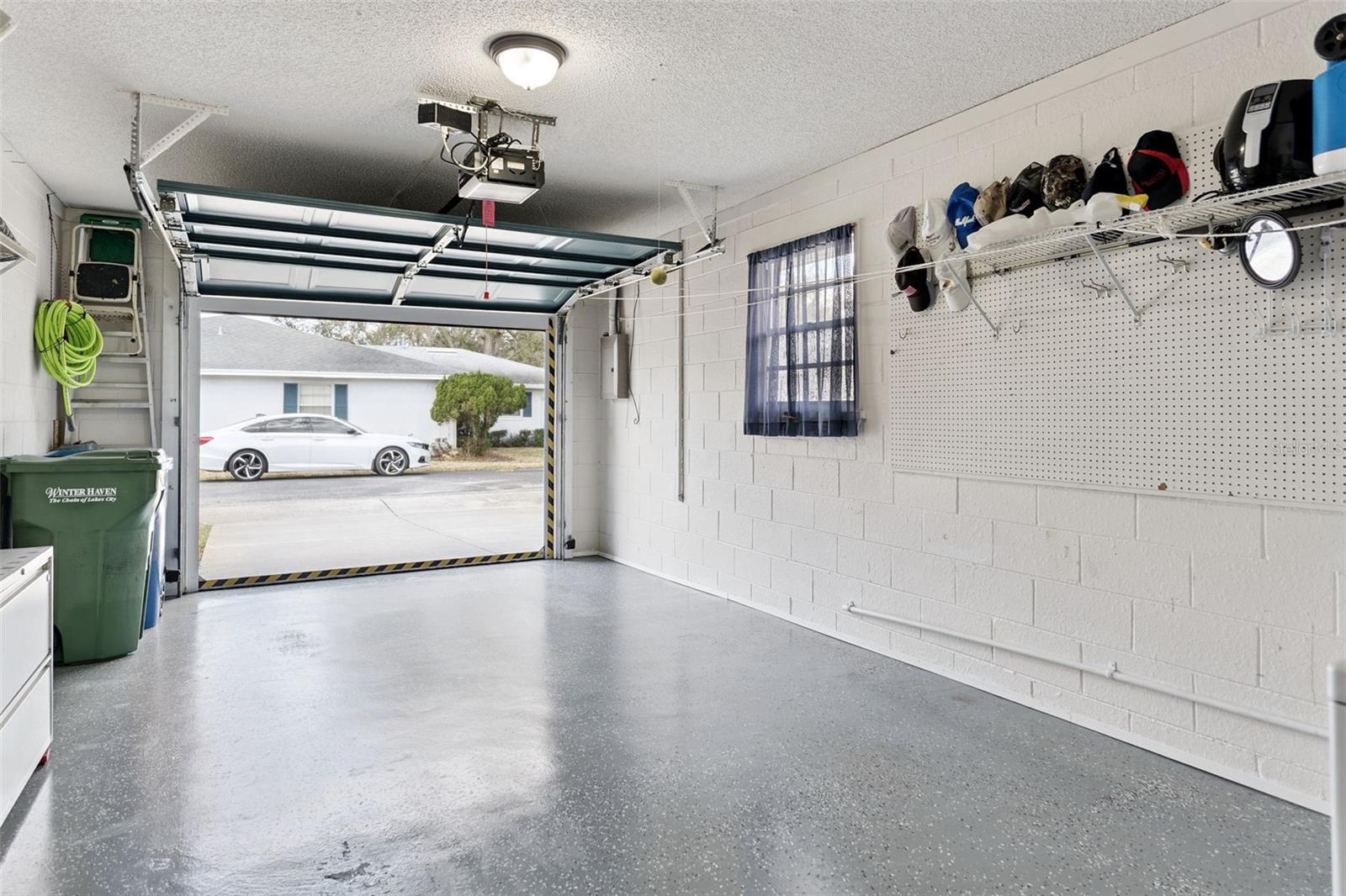 Image 15 of 19 For 1581 Oakview Circle Se