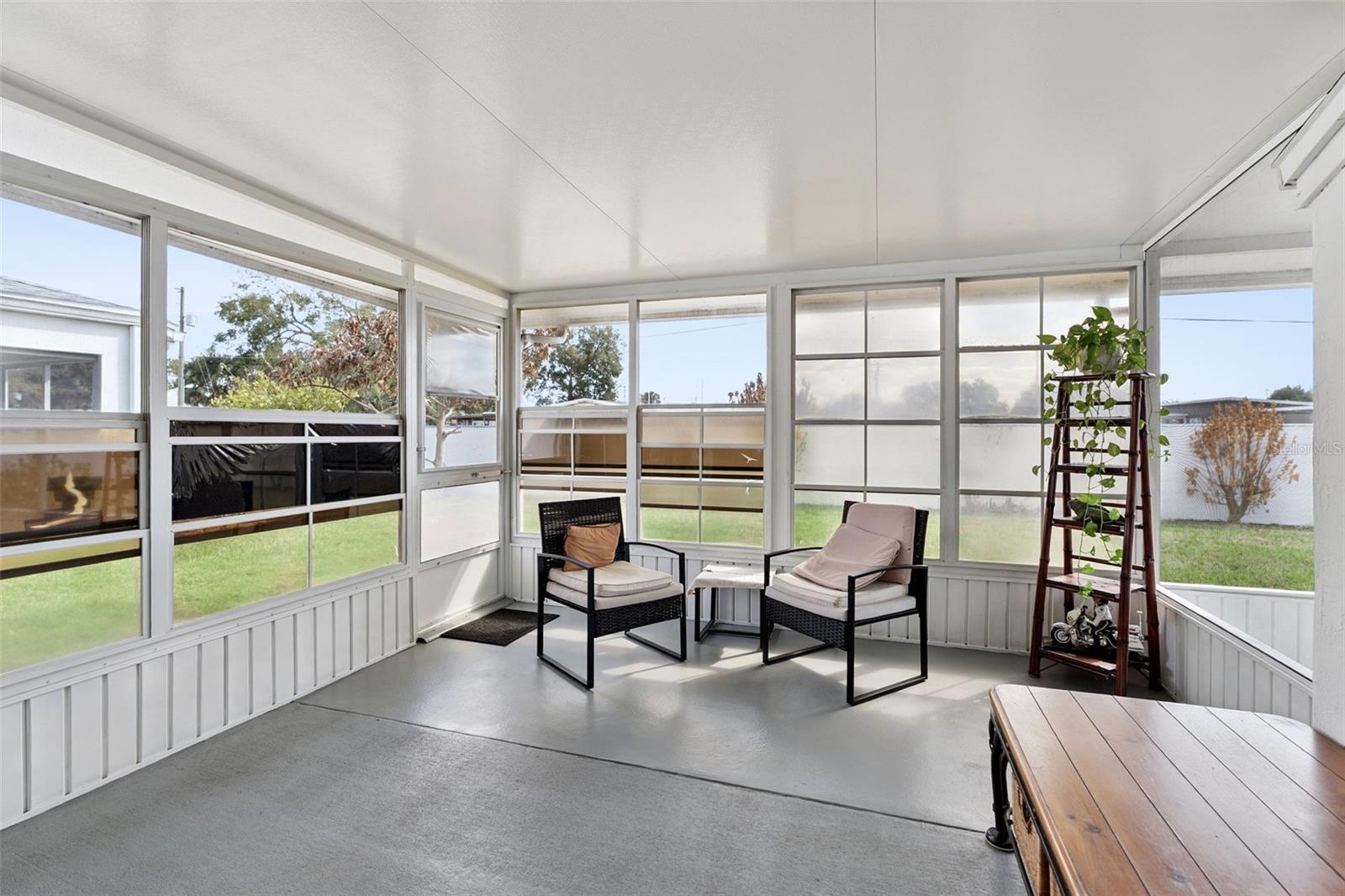 Image 16 of 19 For 1581 Oakview Circle Se