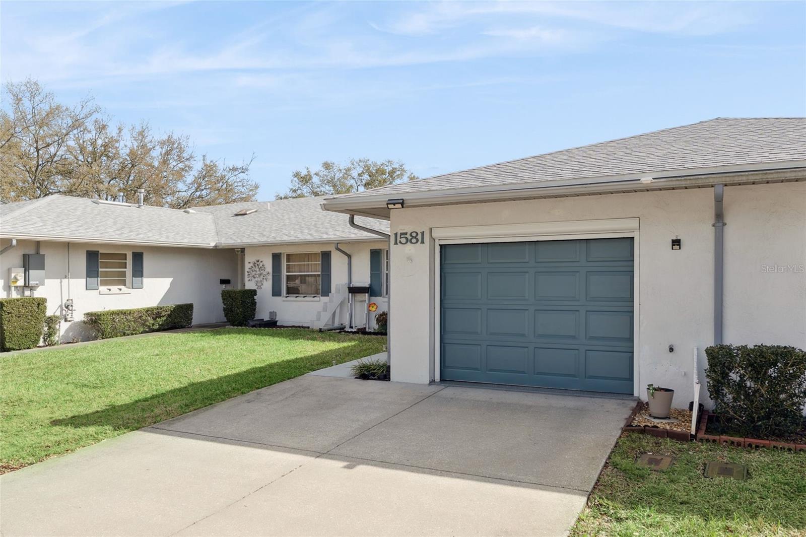 Image 2 of 19 For 1581 Oakview Circle Se