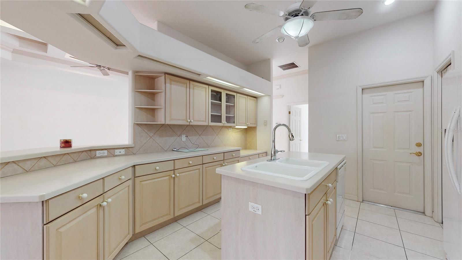 Listing photo id 7 for 19701 93rd Place