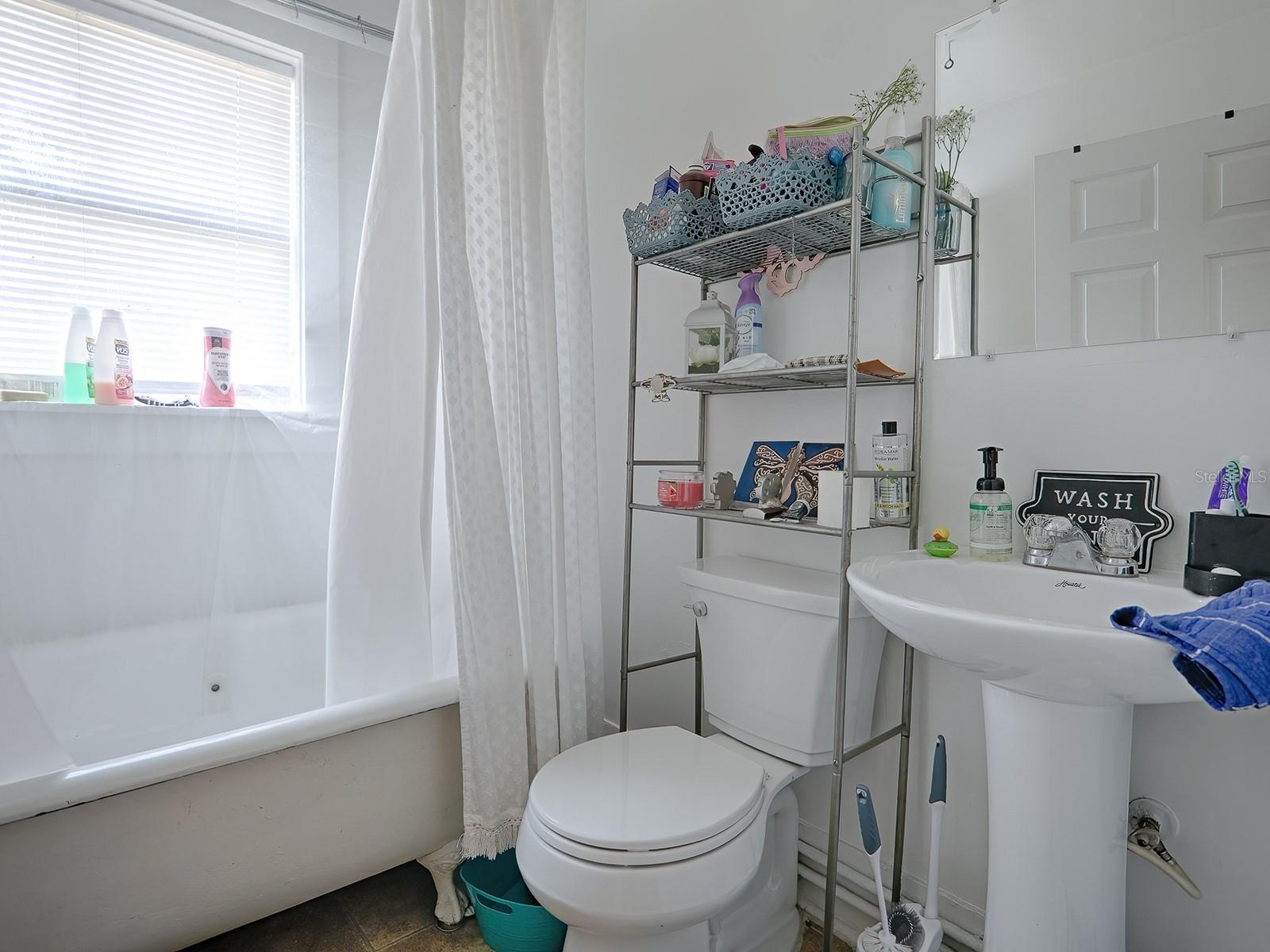 Image 23 of 96 For 422 & 426 Citrus Avenue