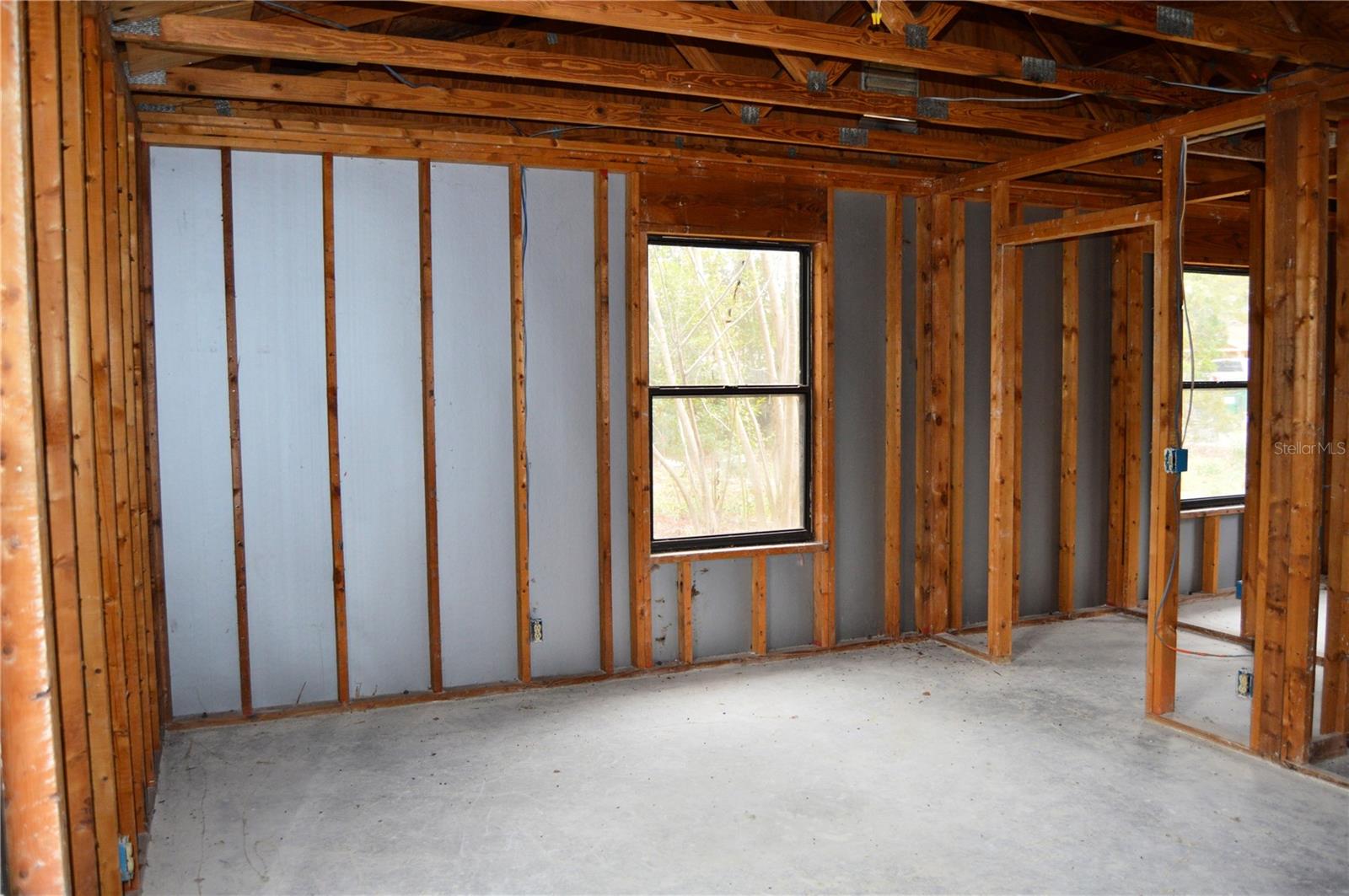 Image 12 of 22 For 702 James Avenue