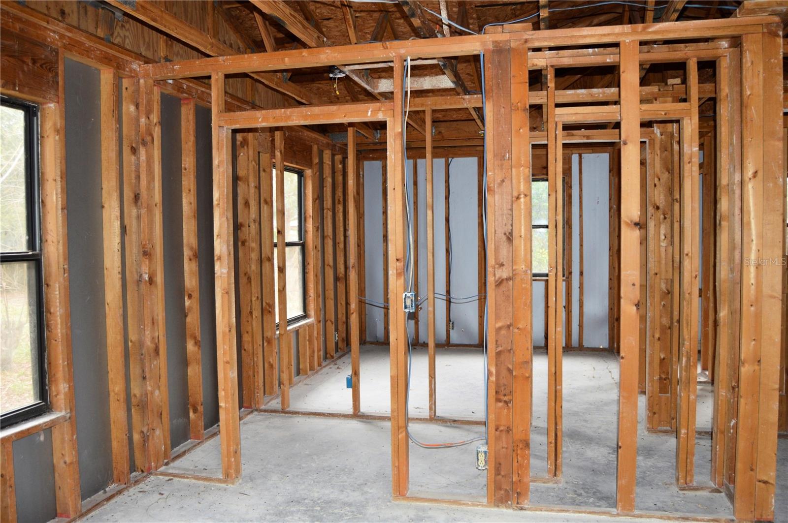 Image 13 of 22 For 702 James Avenue