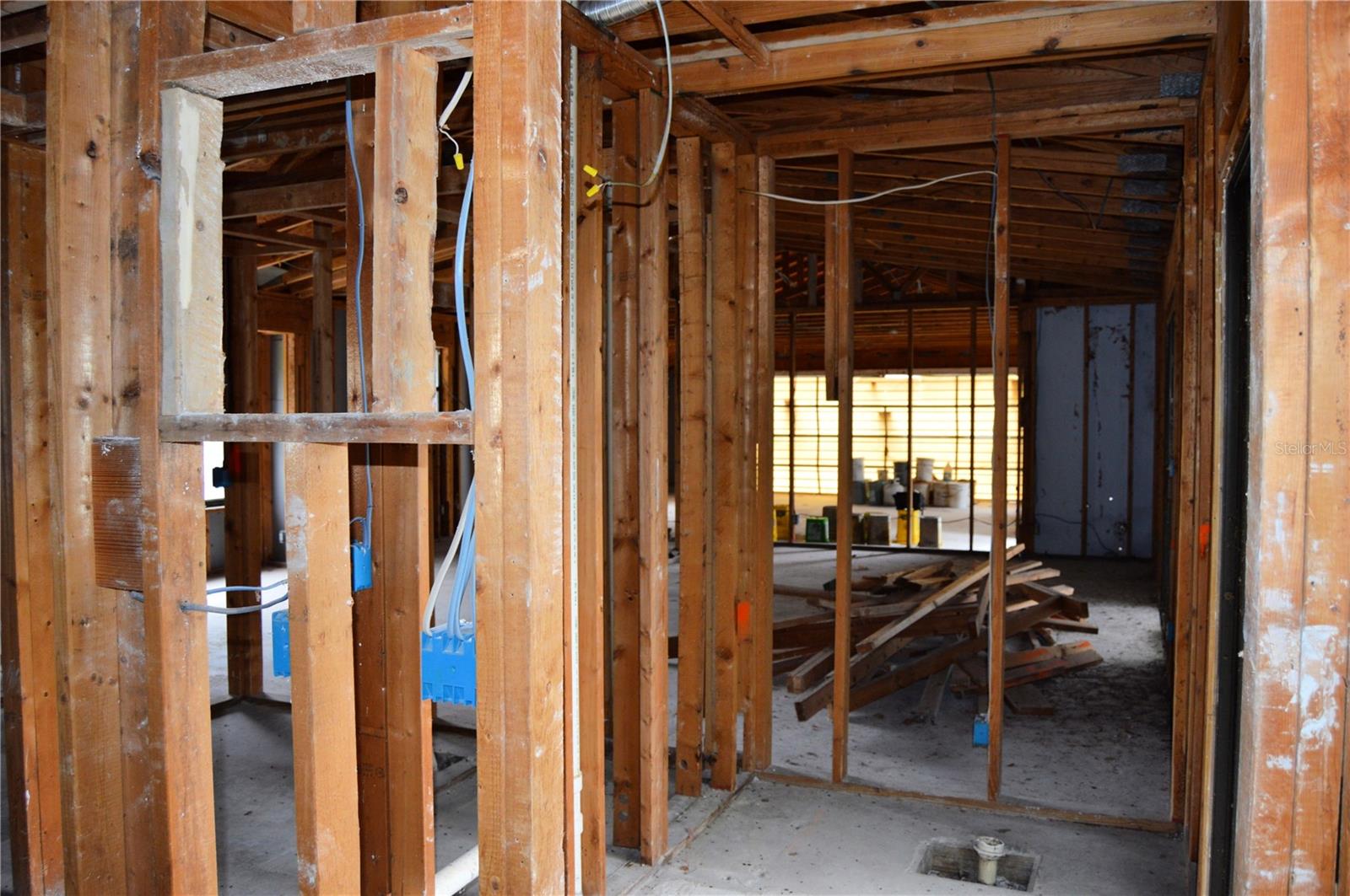 Image 14 of 22 For 702 James Avenue