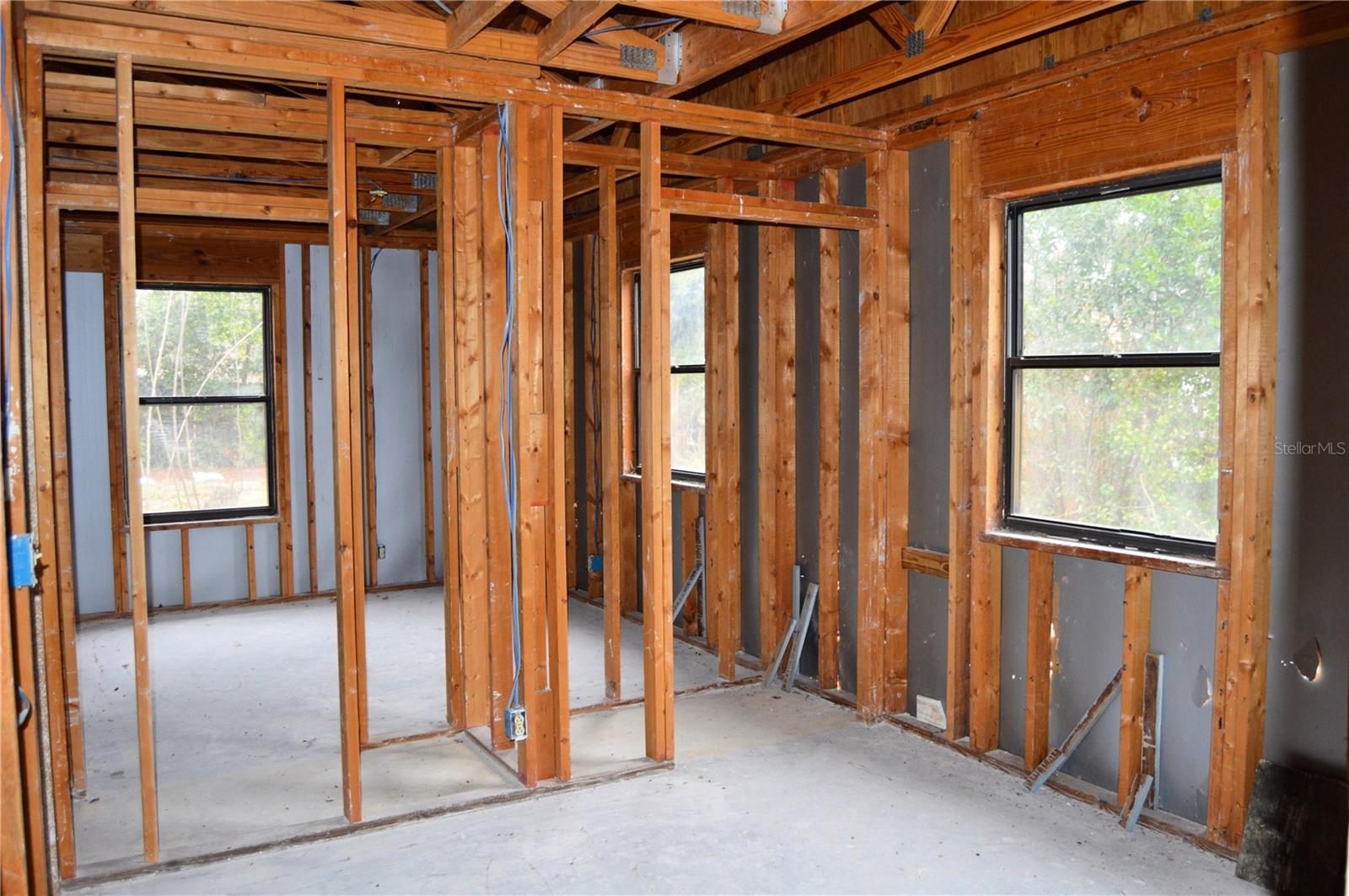 Image 15 of 22 For 702 James Avenue