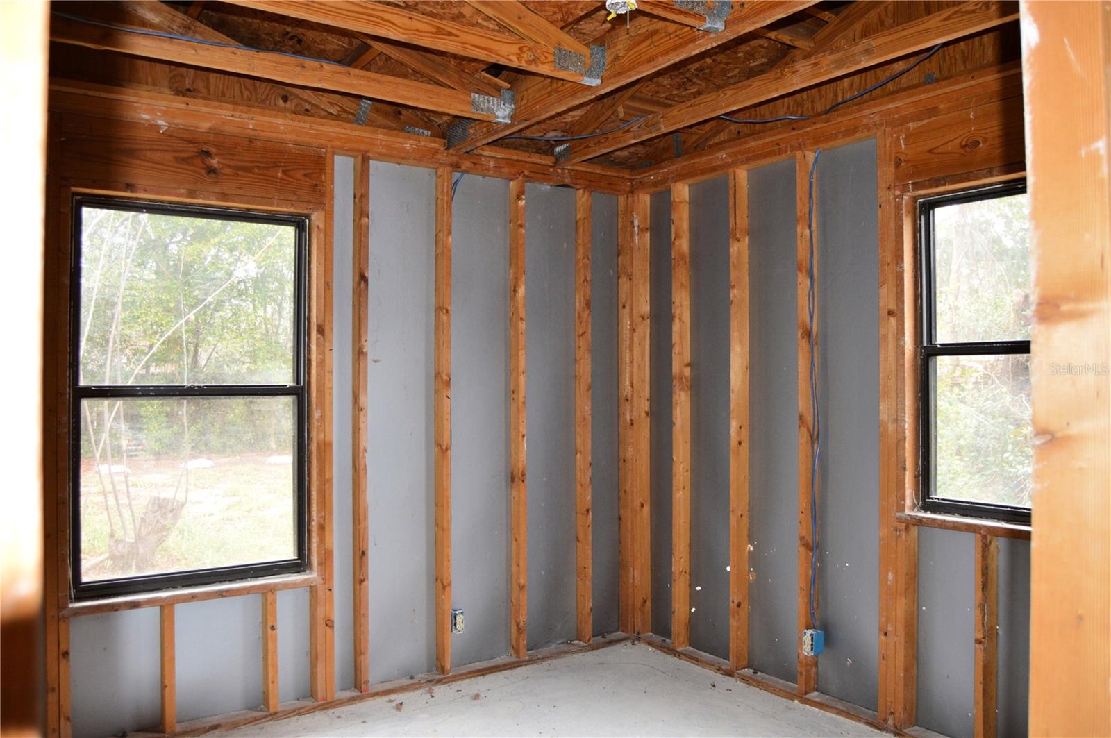 Image 16 of 22 For 702 James Avenue