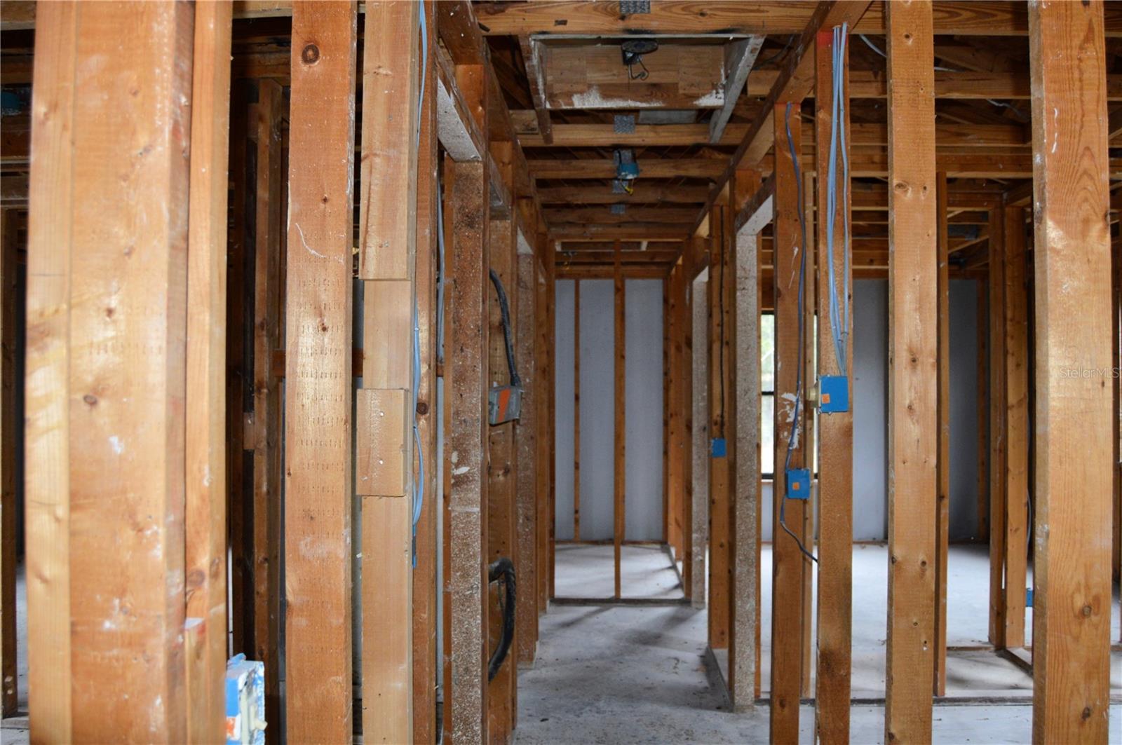 Image 17 of 22 For 702 James Avenue