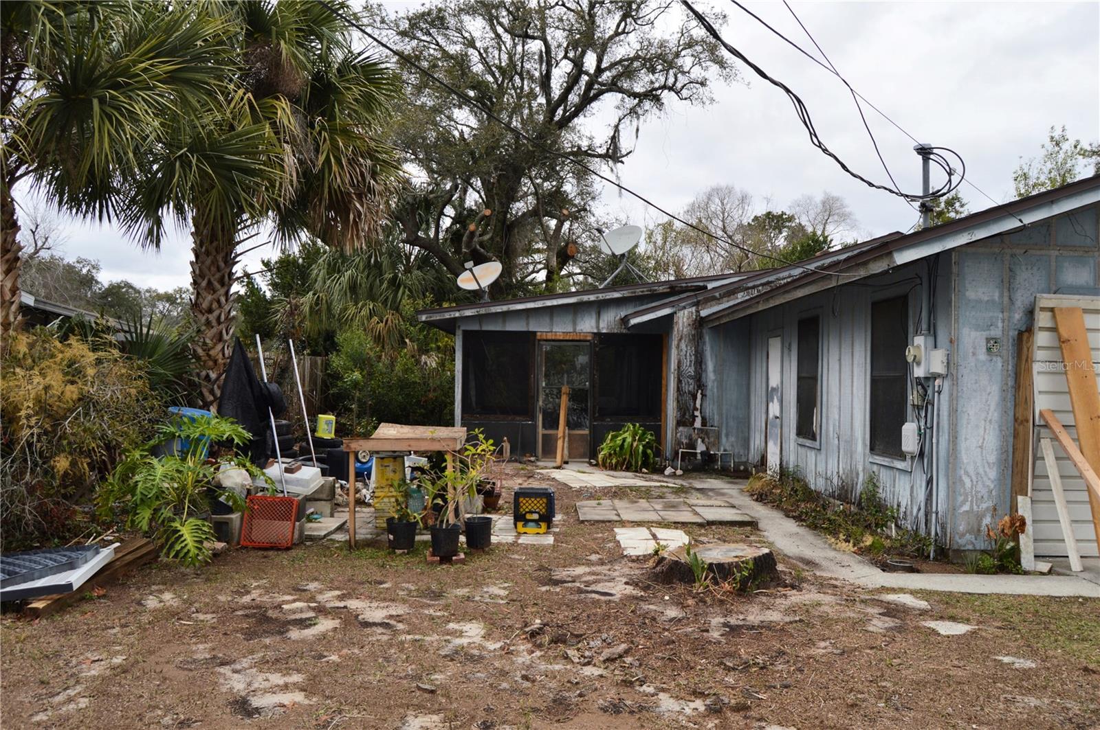 Image 8 of 22 For 702 James Avenue