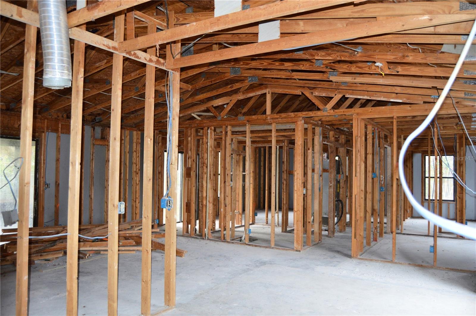 Image 9 of 22 For 702 James Avenue