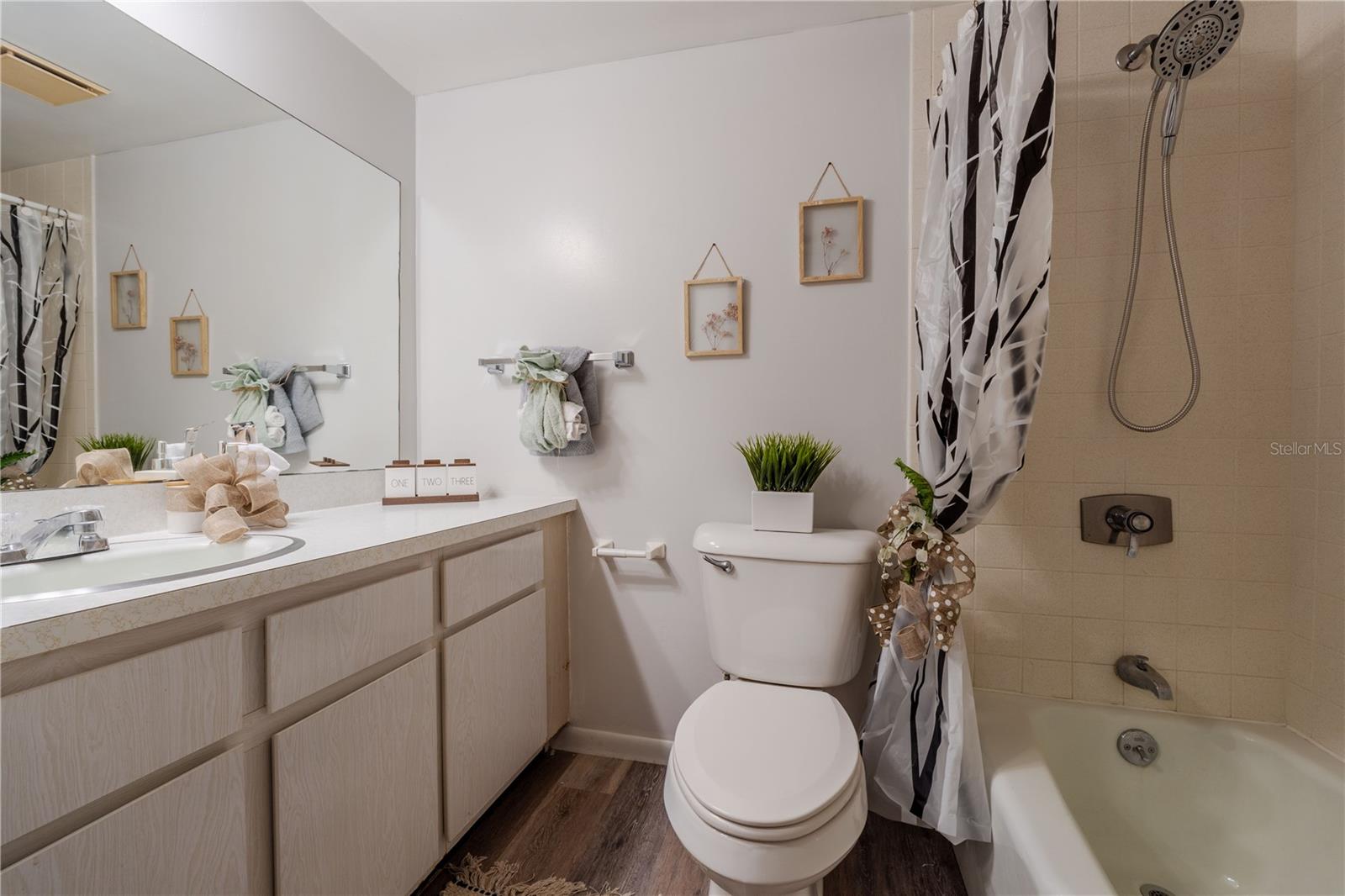 Image 14 of 32 For 600 Fairways Circle B