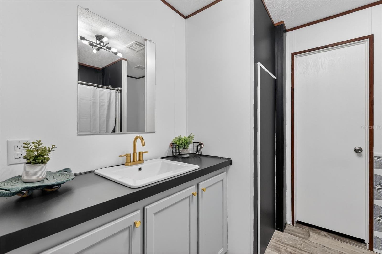 Image 11 of 25 For 43011 3rd Street