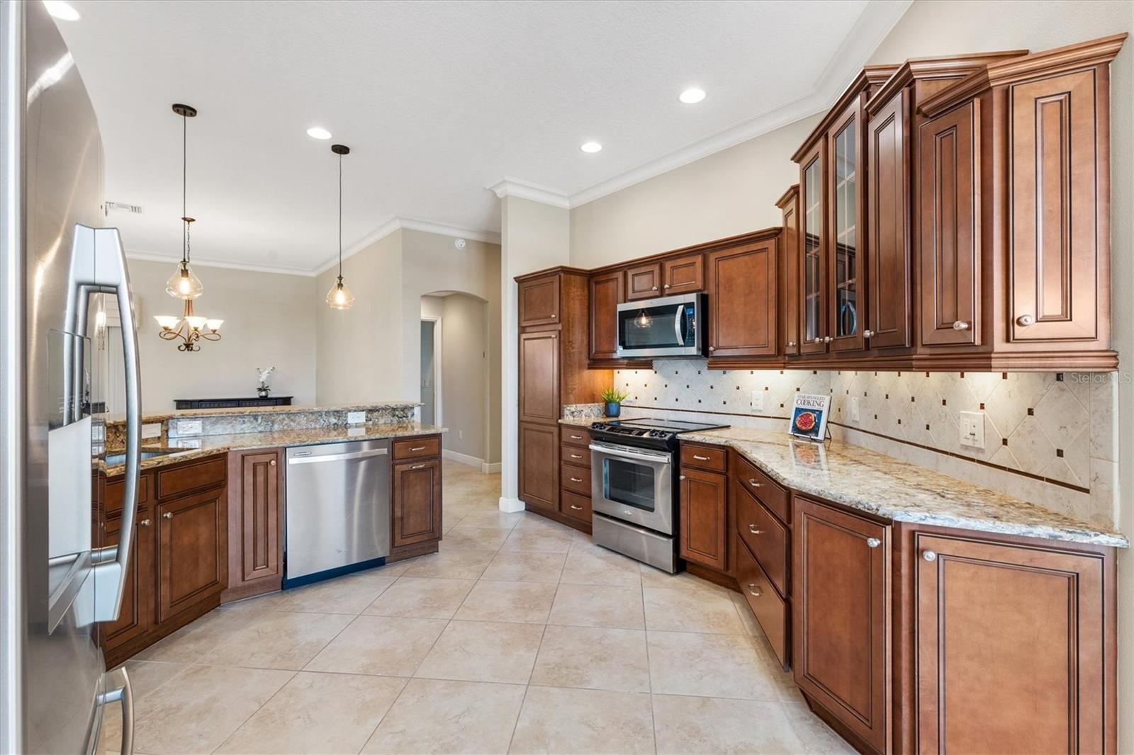 Listing photo id 8 for 3183 Apollo Lane