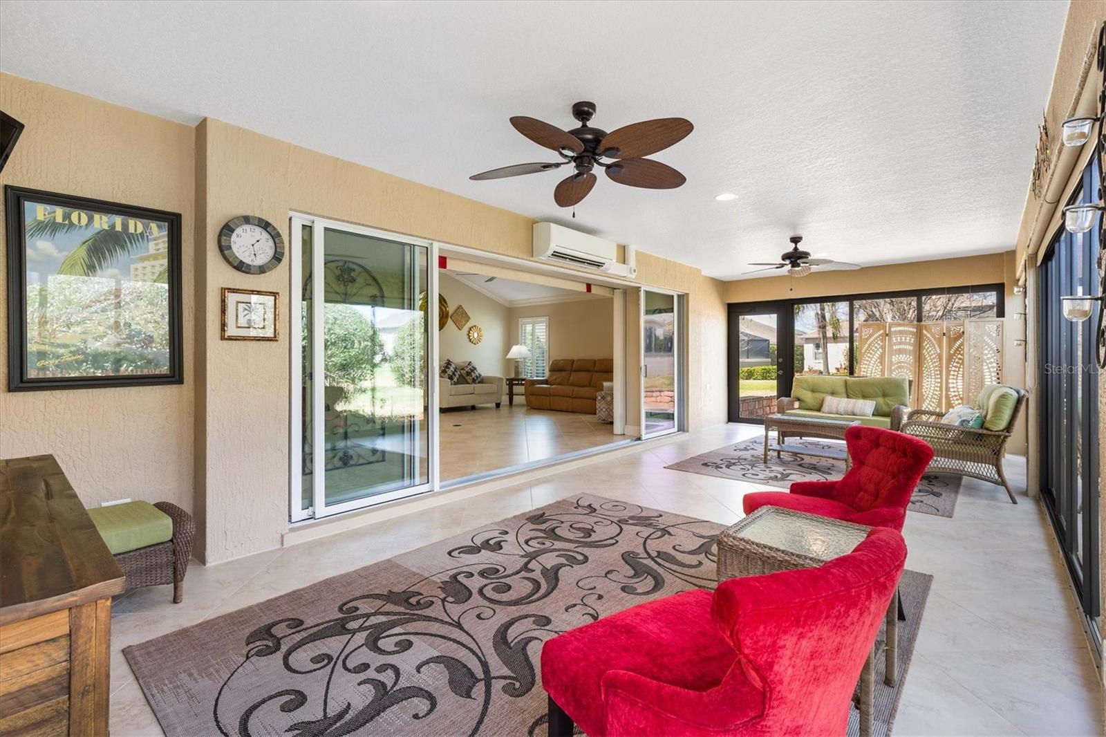 Listing photo id 12 for 3183 Apollo Lane