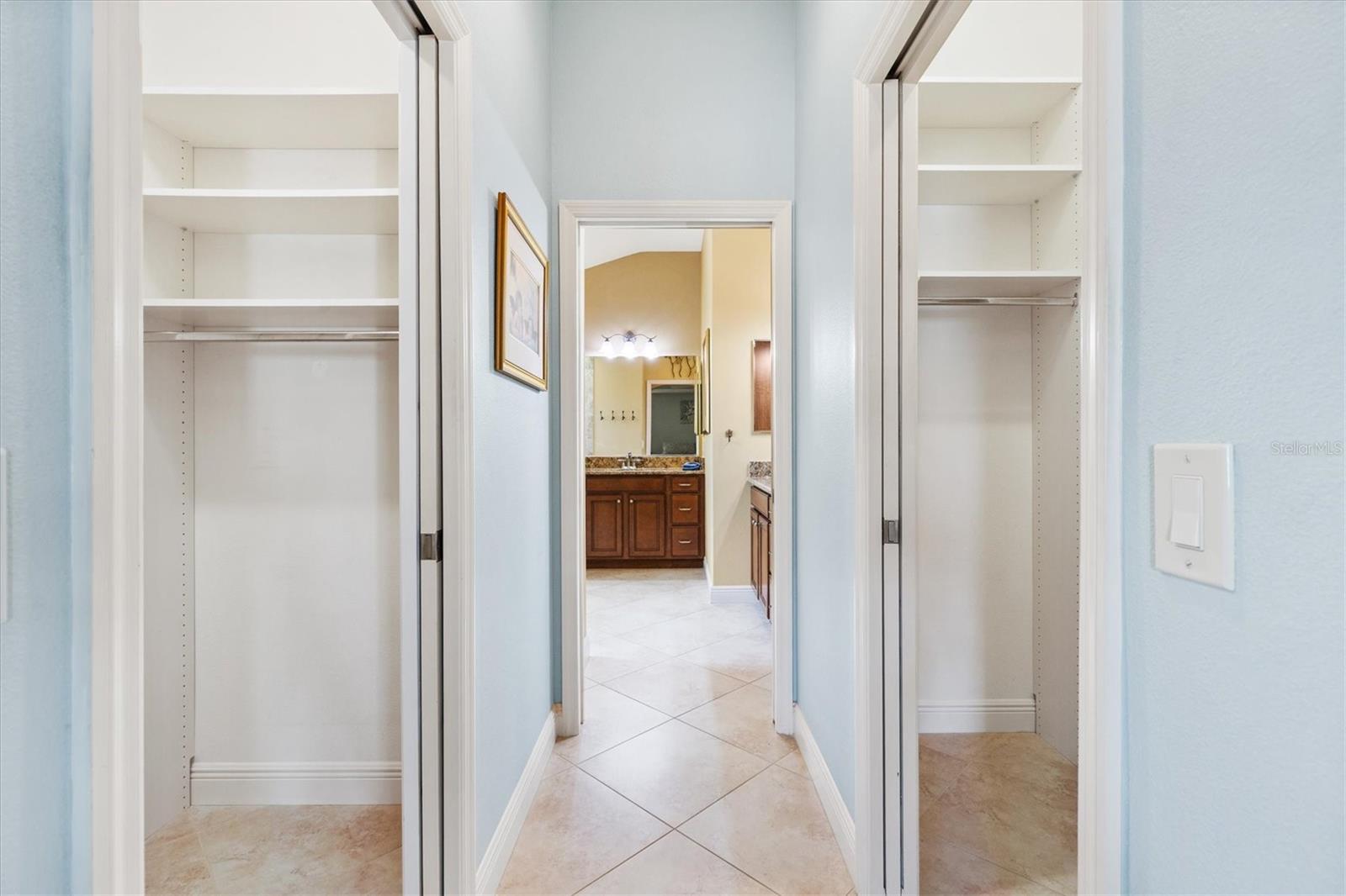 Listing photo id 19 for 3183 Apollo Lane