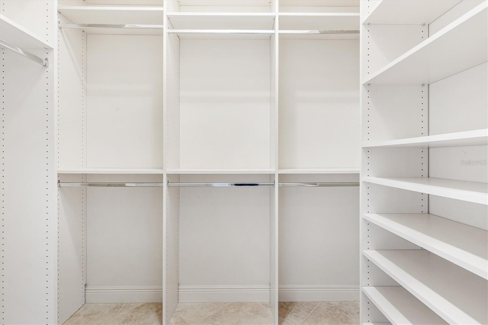 Listing photo id 20 for 3183 Apollo Lane