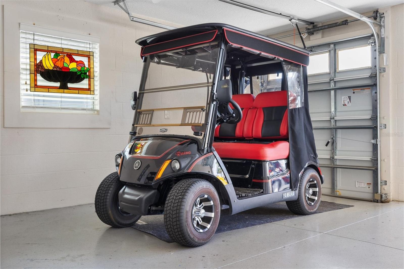 Listing photo id 32 for 3183 Apollo Lane