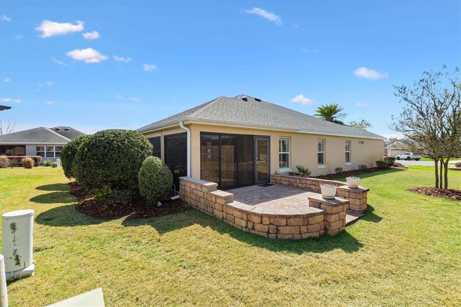 Listing photo id 2 for 3183 Apollo Lane