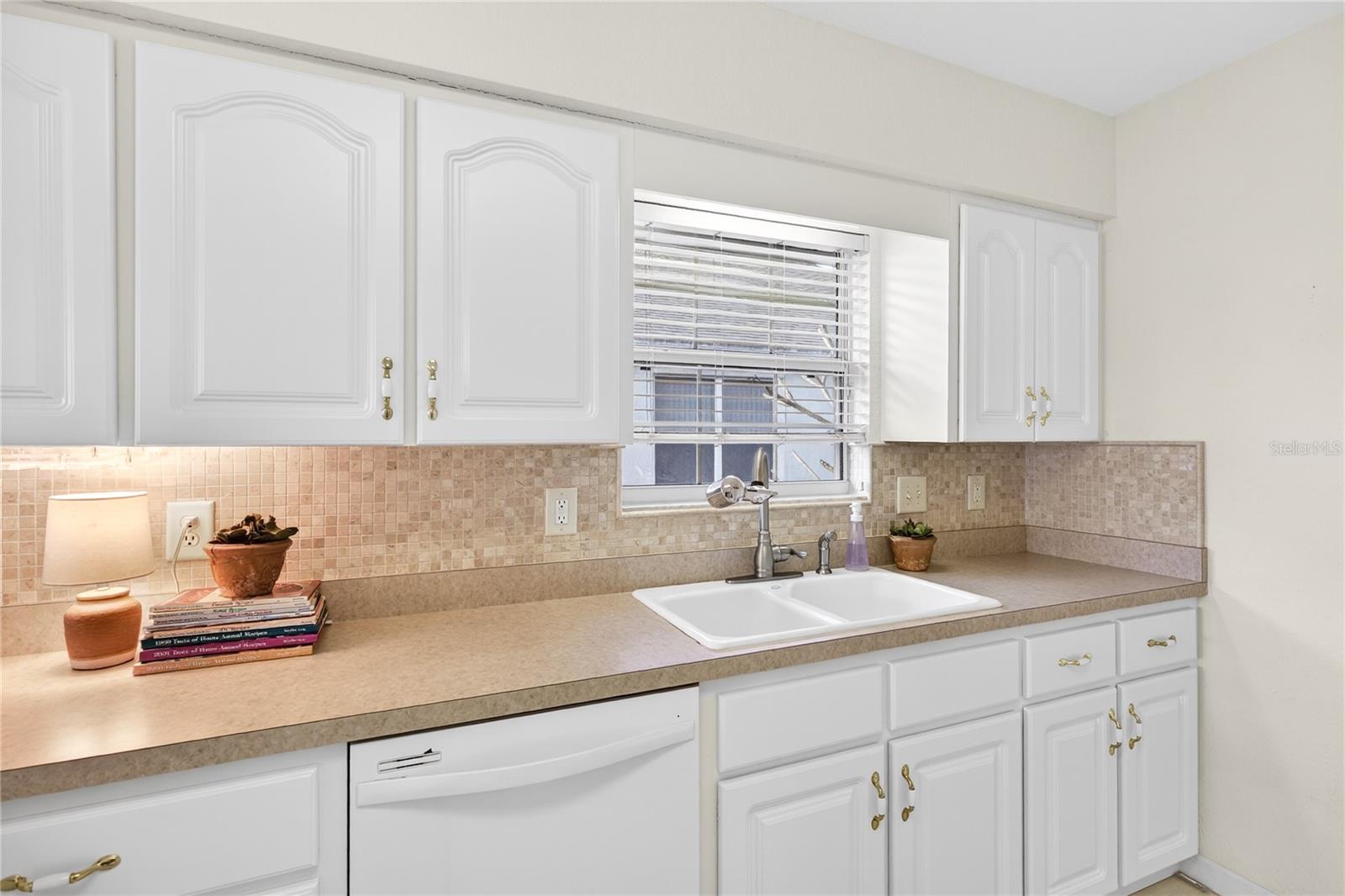 Image 12 of 41 For 1547 Lake Villa Drive