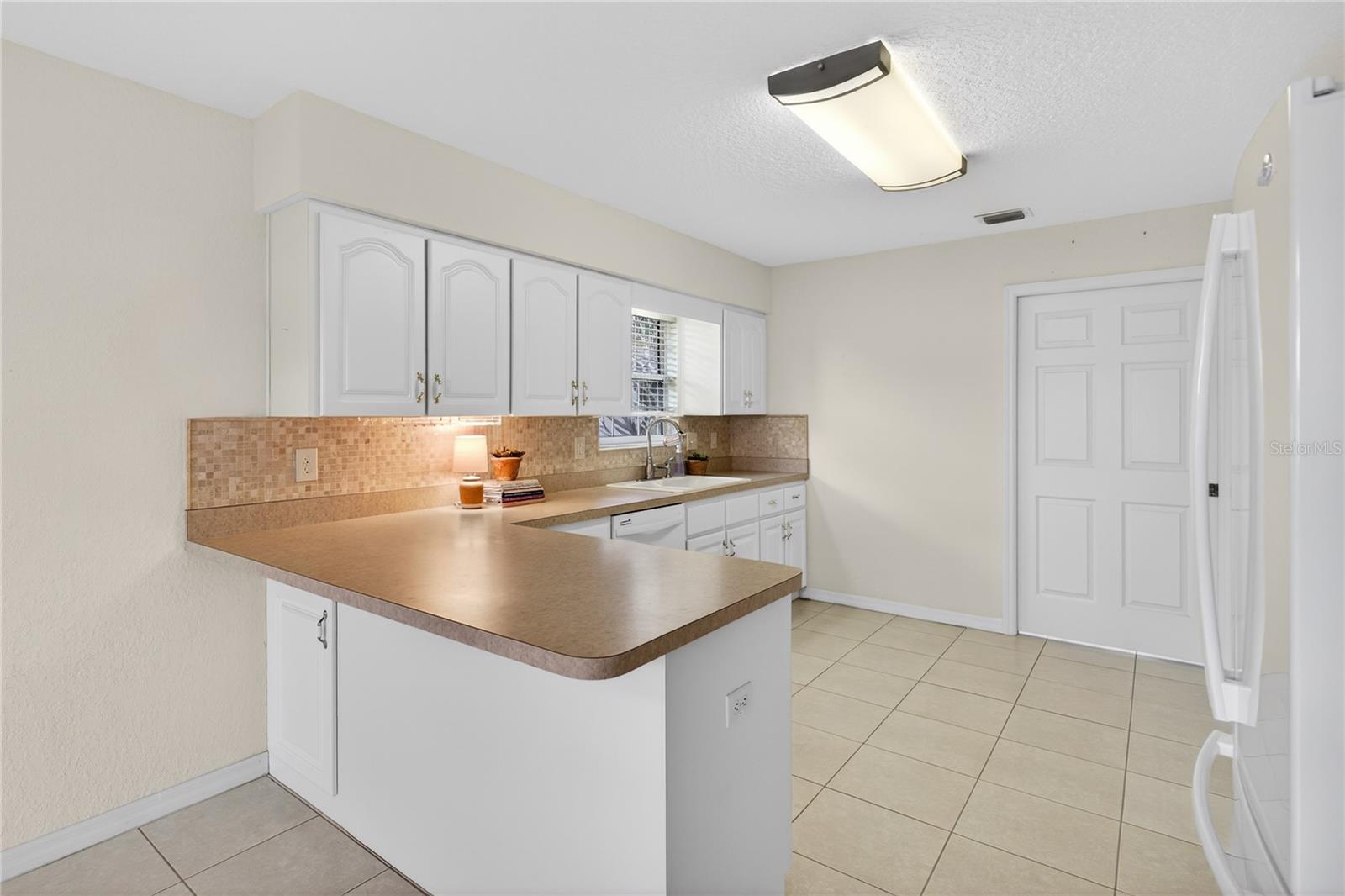 Image 13 of 41 For 1547 Lake Villa Drive