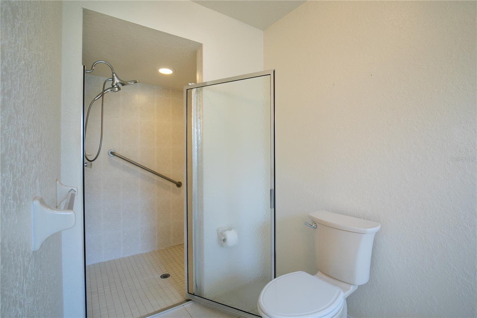 Image 23 of 41 For 1547 Lake Villa Drive