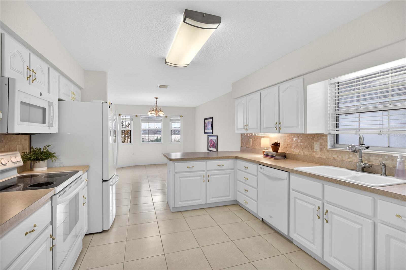 Image 9 of 41 For 1547 Lake Villa Drive