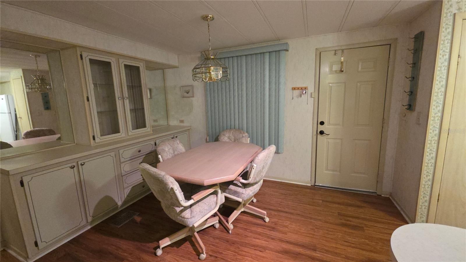 Image 11 of 34 For 252 Pinewood Drive