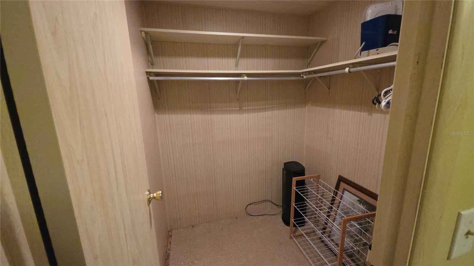 Image 18 of 34 For 252 Pinewood Drive