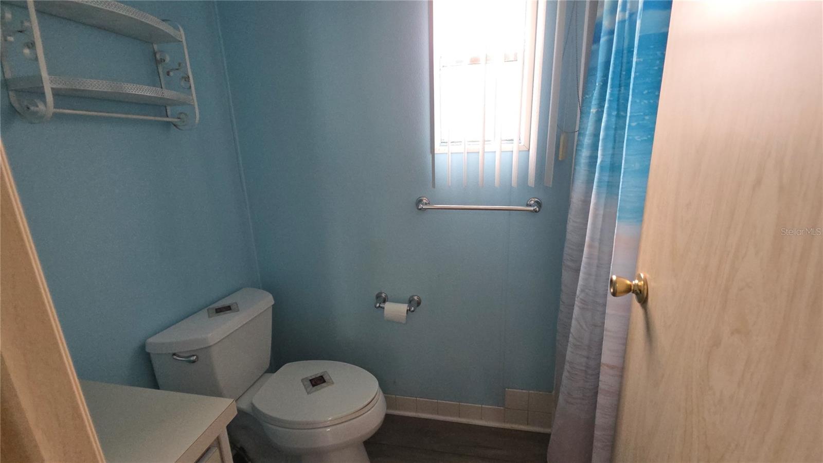 Image 20 of 34 For 252 Pinewood Drive