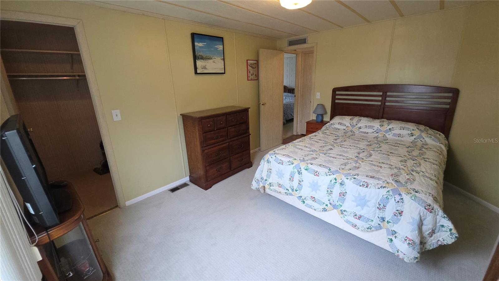 Image 22 of 34 For 252 Pinewood Drive