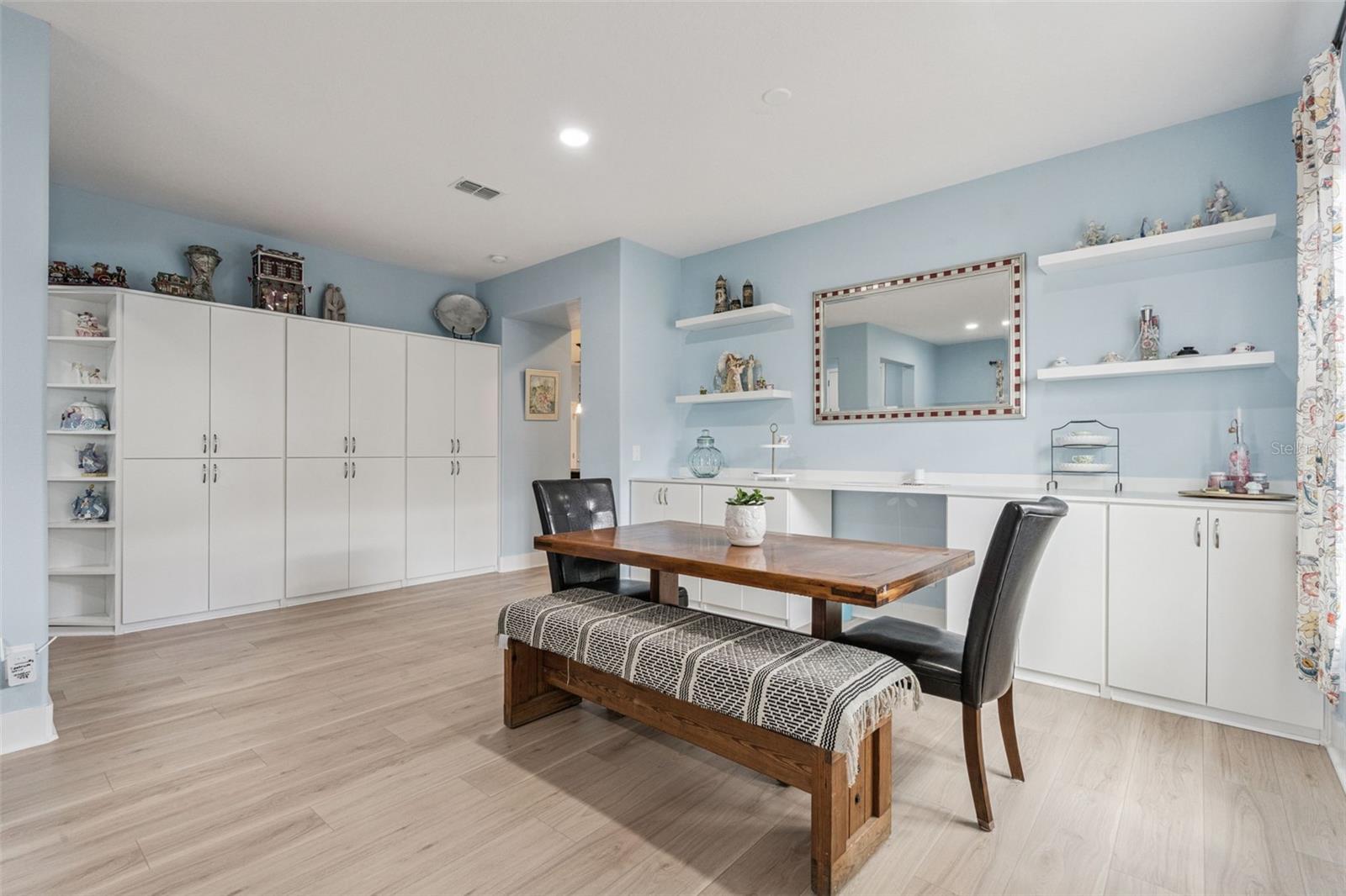 Image 8 of 46 For 9344 Ivywood Street