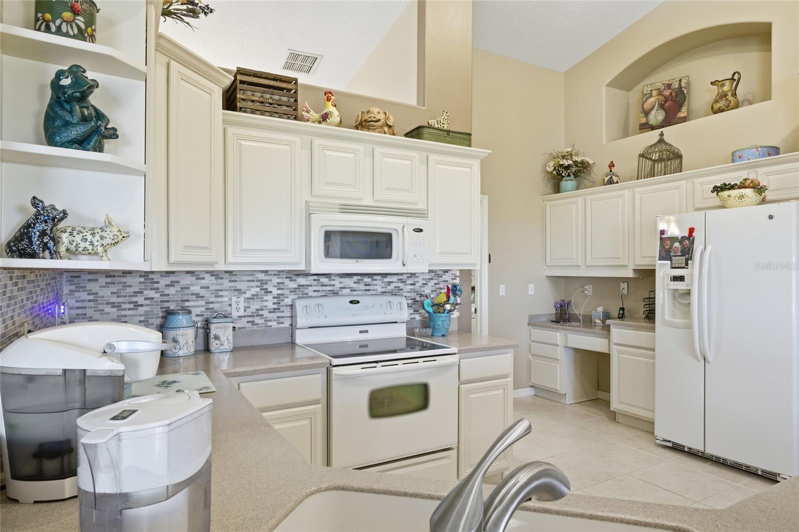 Image 10 of 34 For 932 Cornell Avenue